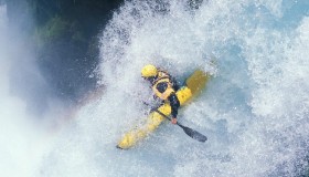 英雄联盟下注-体育平行宇宙大乱斗，哈兰德打篮球、篮网踢中超、梅西悬疑西班牙队